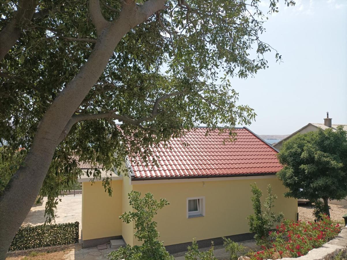 Holiday House Rose Karlobag Exterior photo
