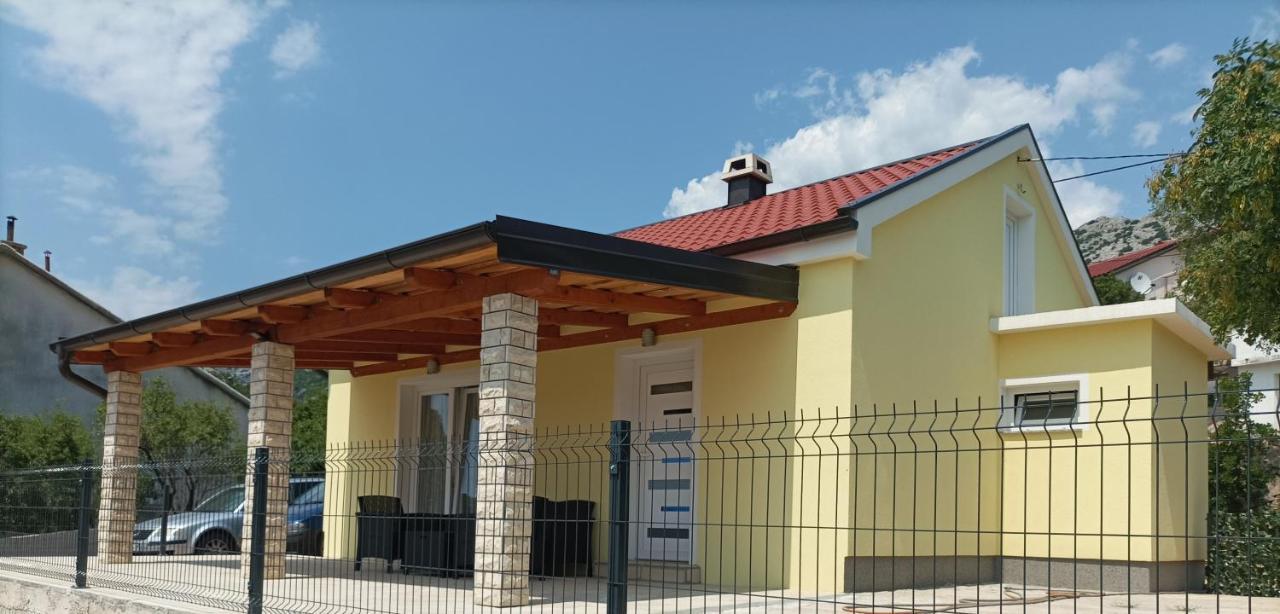 Holiday House Rose Karlobag Exterior photo