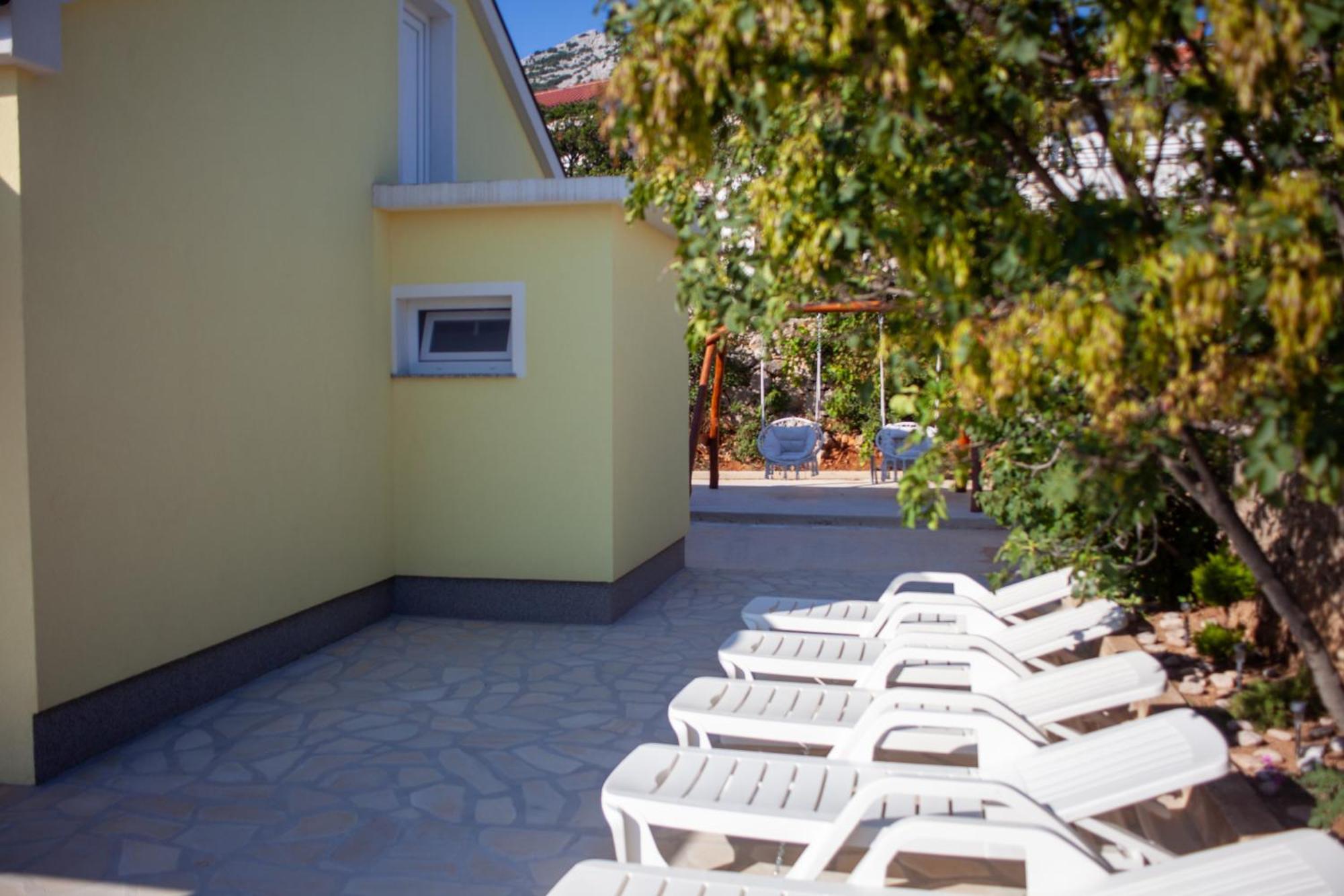 Holiday House Rose Karlobag Exterior photo